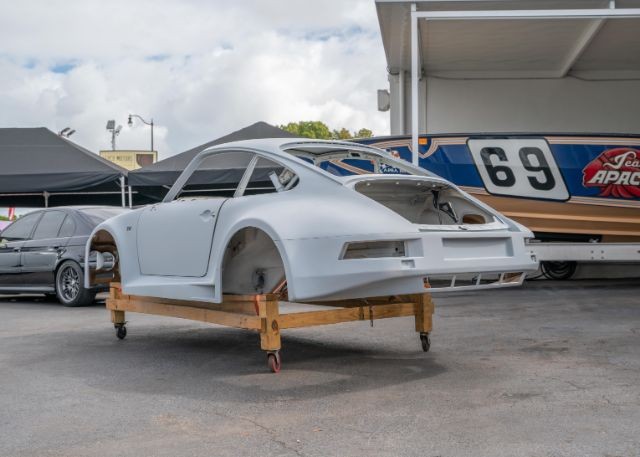 Porsche-930-1982-6