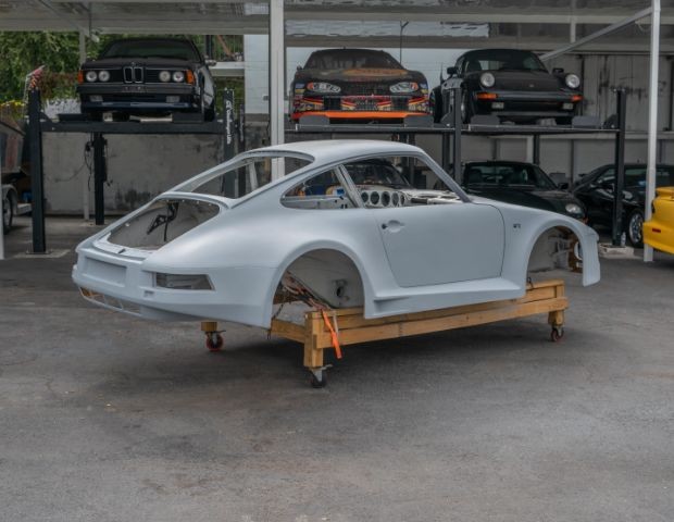 Porsche-930-1982-7