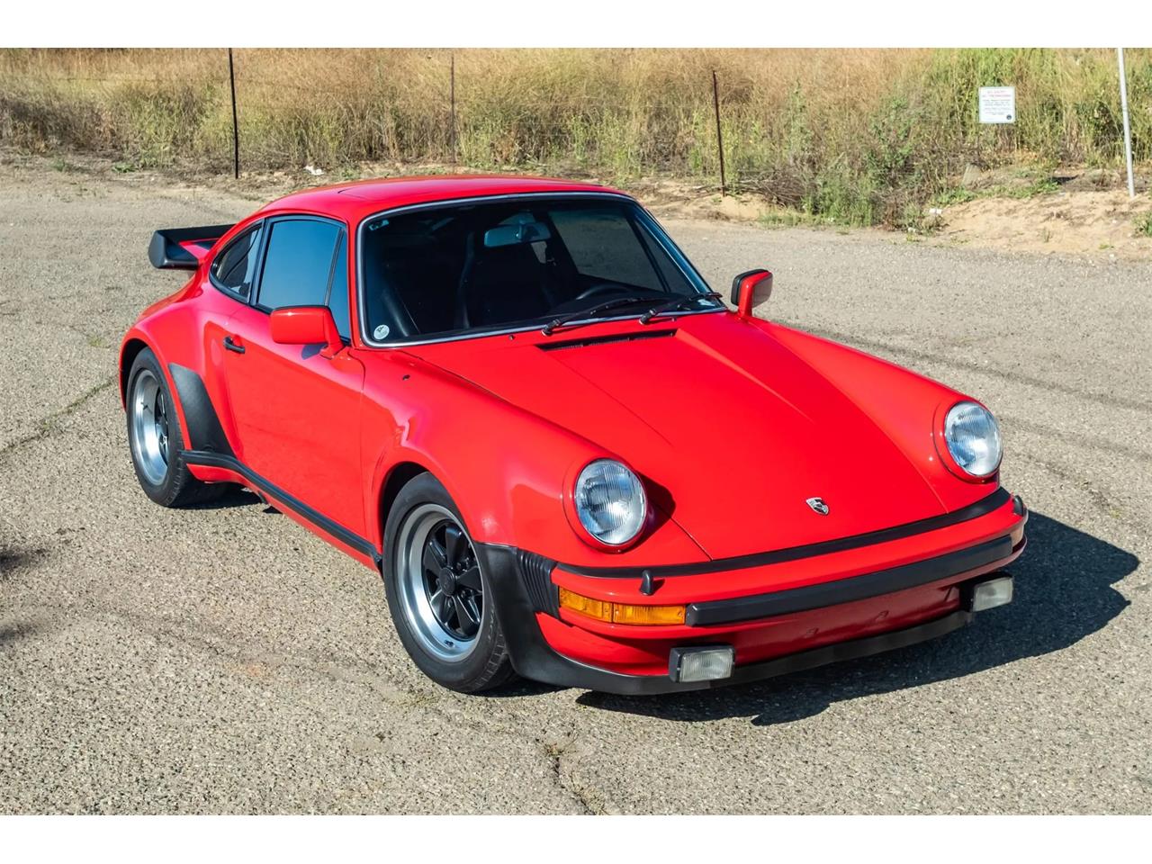 Porsche-930-turbo-1979-Guards-Red-Black-2