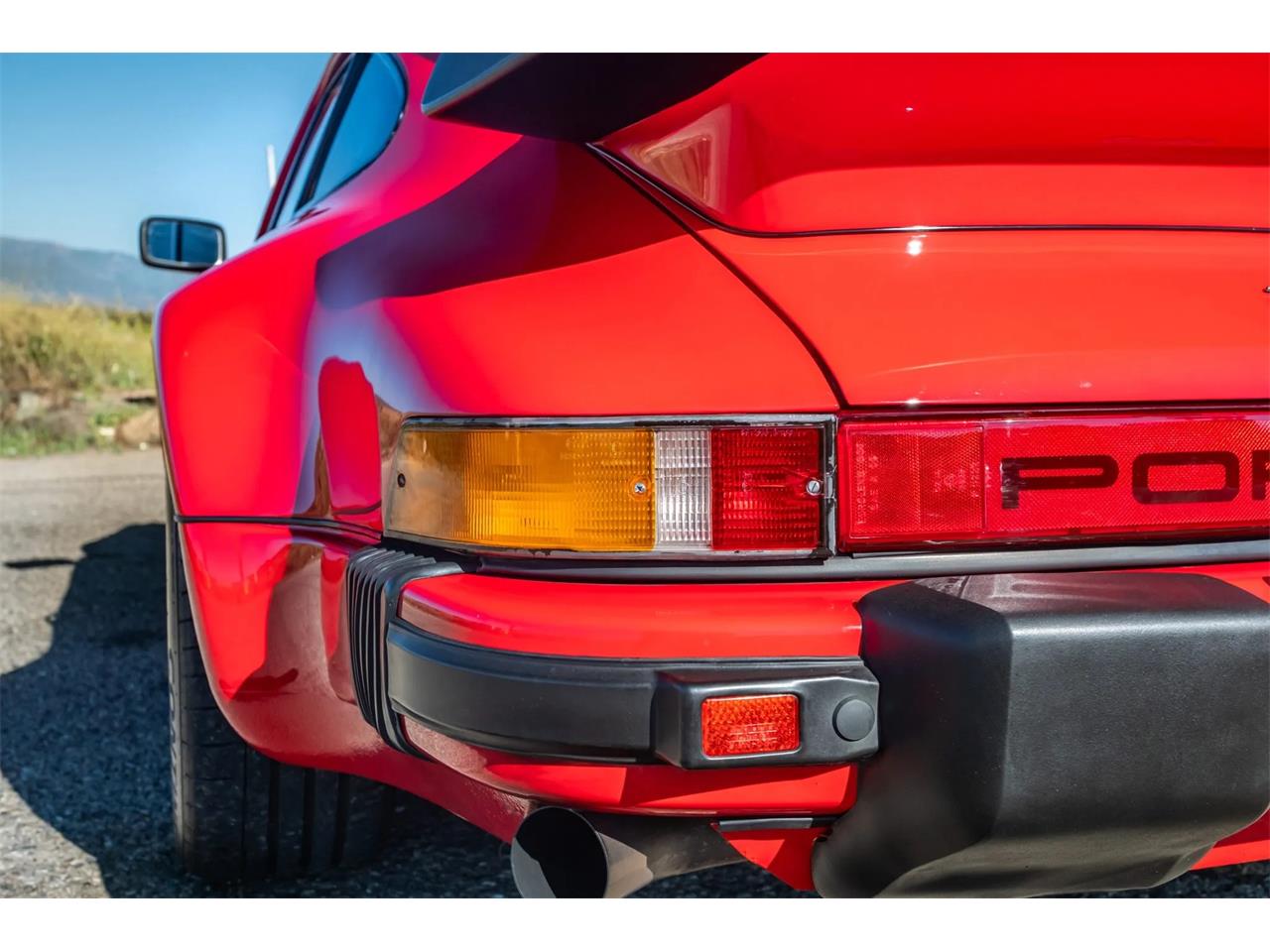 Porsche-930-turbo-1979-Guards-Red-Black-5