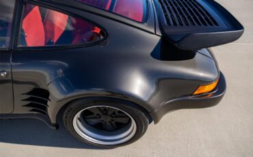 Porsche-930-turbo-1979-black-Red-1