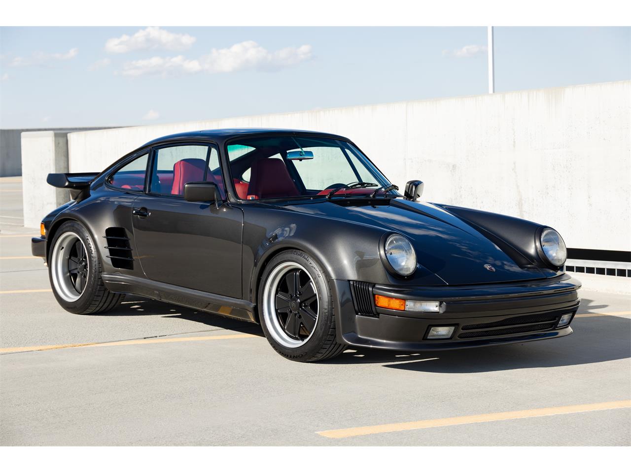 Porsche-930-turbo-1979-black-Red-2