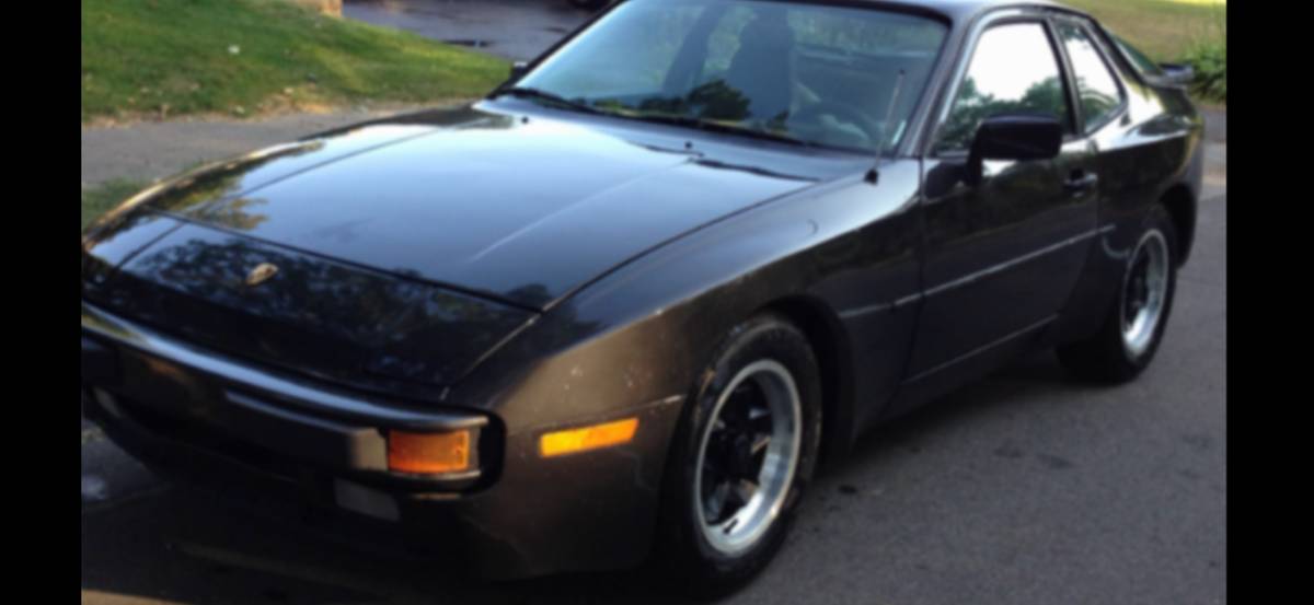 Porsche-944-1983-black-1
