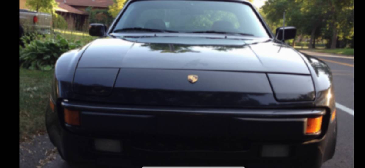 Porsche-944-1983-black-2