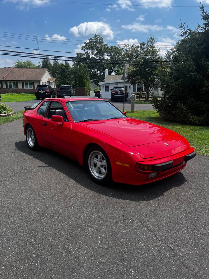 Porsche-944-1983-red-10
