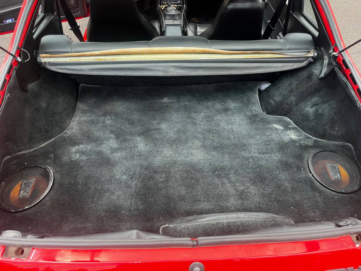 Porsche-944-1983-red-12