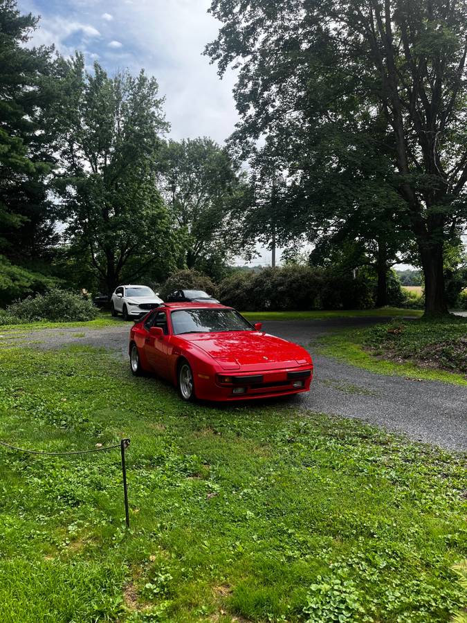 Porsche-944-1983-red-19