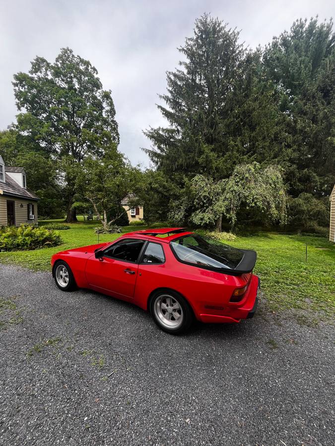 Porsche-944-1983-red-21