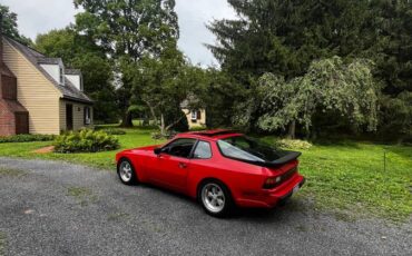 Porsche-944-1983-red-23