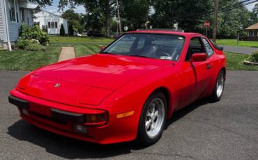 Porsche-944-1983-red
