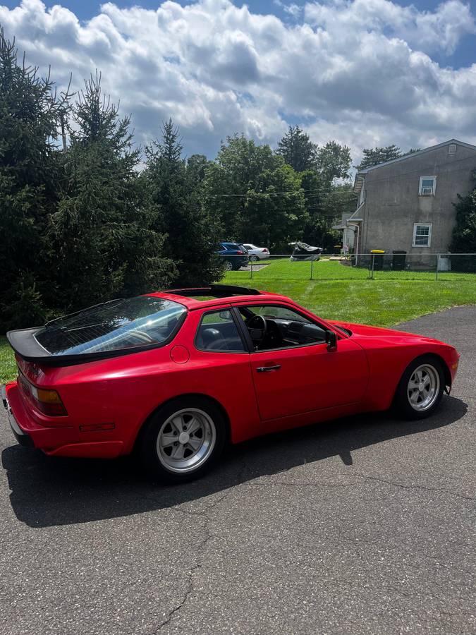 Porsche-944-1983-red-5