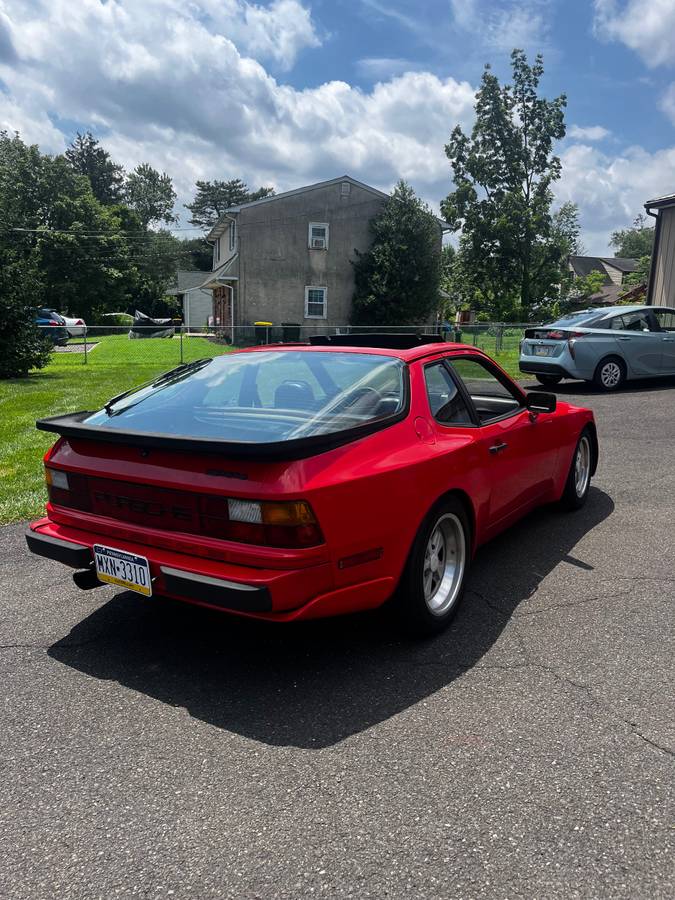 Porsche-944-1983-red-7