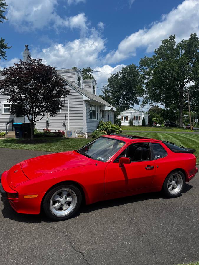 Porsche-944-1983-red-8