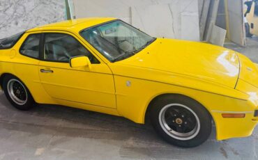Porsche-944-1983-yellow-1