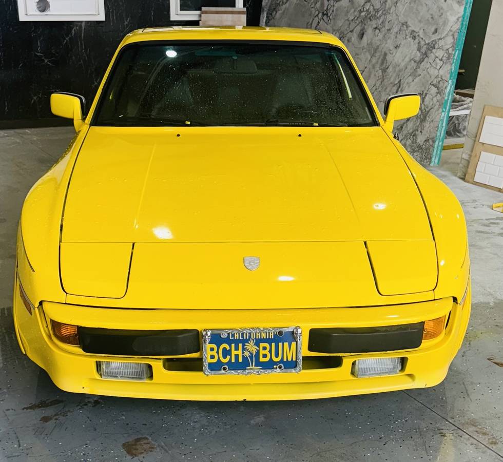 Porsche-944-1983-yellow-2