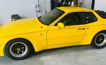Porsche-944-1983-yellow-3