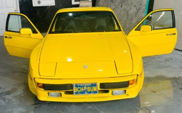 Porsche-944-1983-yellow