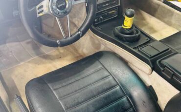 Porsche-944-1983-yellow-4