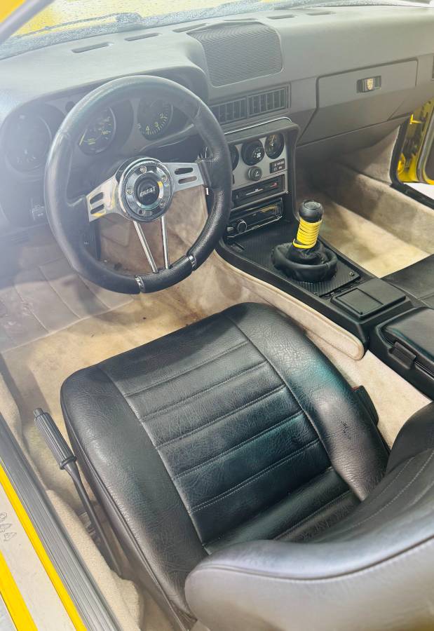 Porsche-944-1983-yellow-4