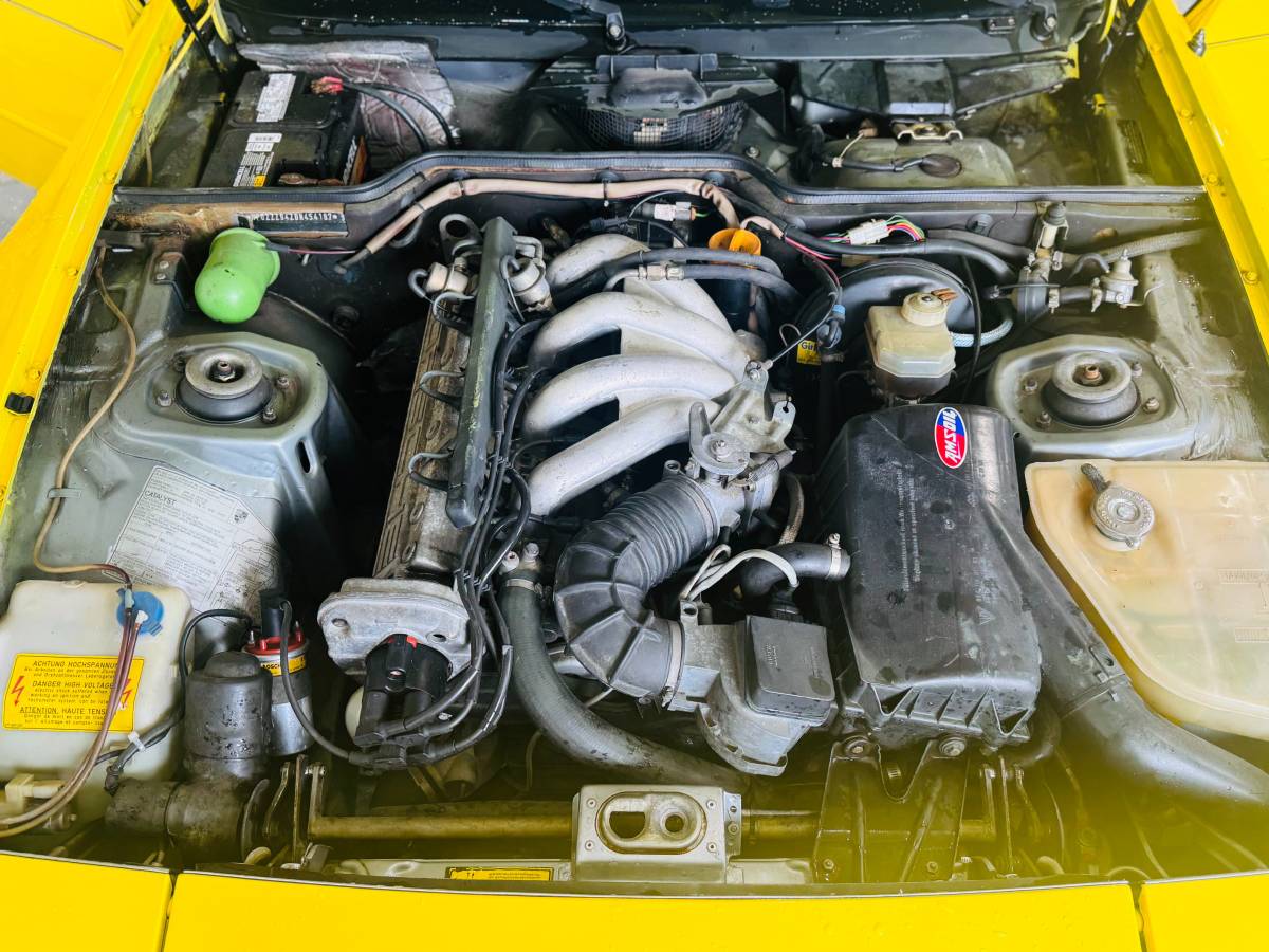 Porsche-944-1983-yellow-6