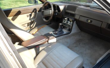 Porsche-944-1984-Coupe-2