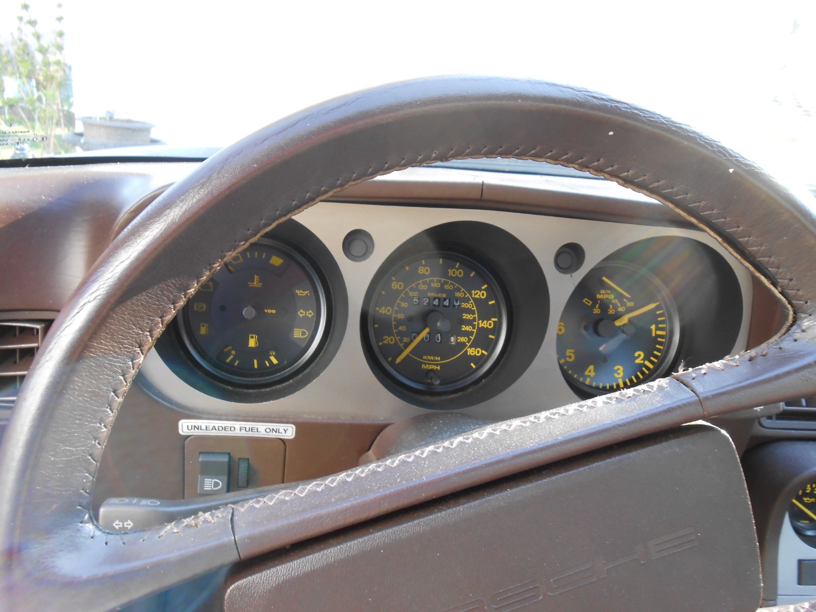 Porsche-944-1984-Coupe-6