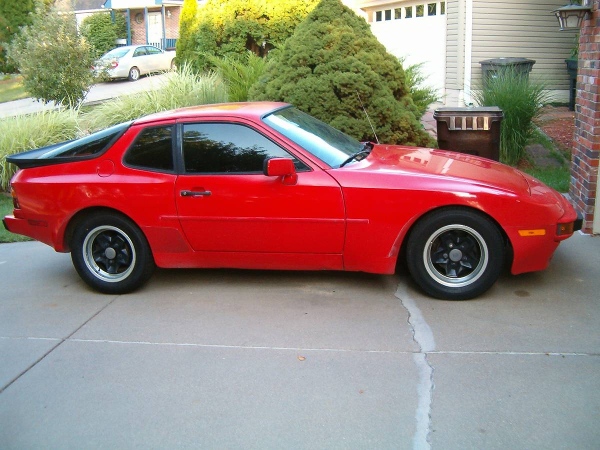 Porsche-944-1984-red-2
