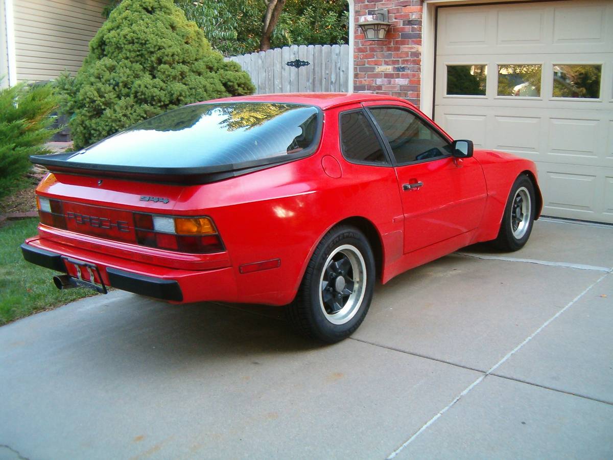 Porsche-944-1984-red-3