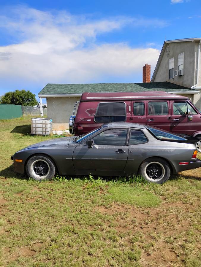 Porsche-944-1985-grey-3