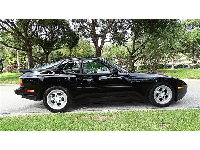 Porsche-944-1986-HATCHBACK-3