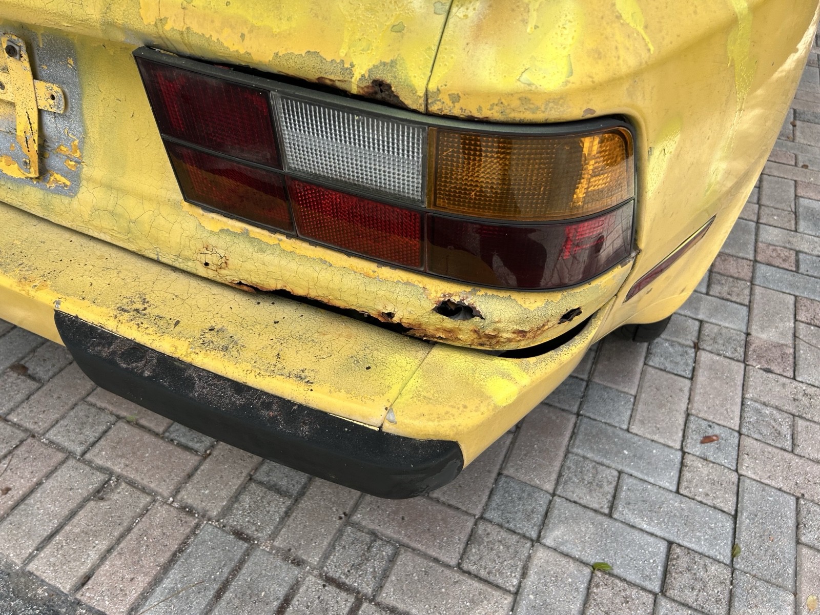 Porsche-944-1987-4