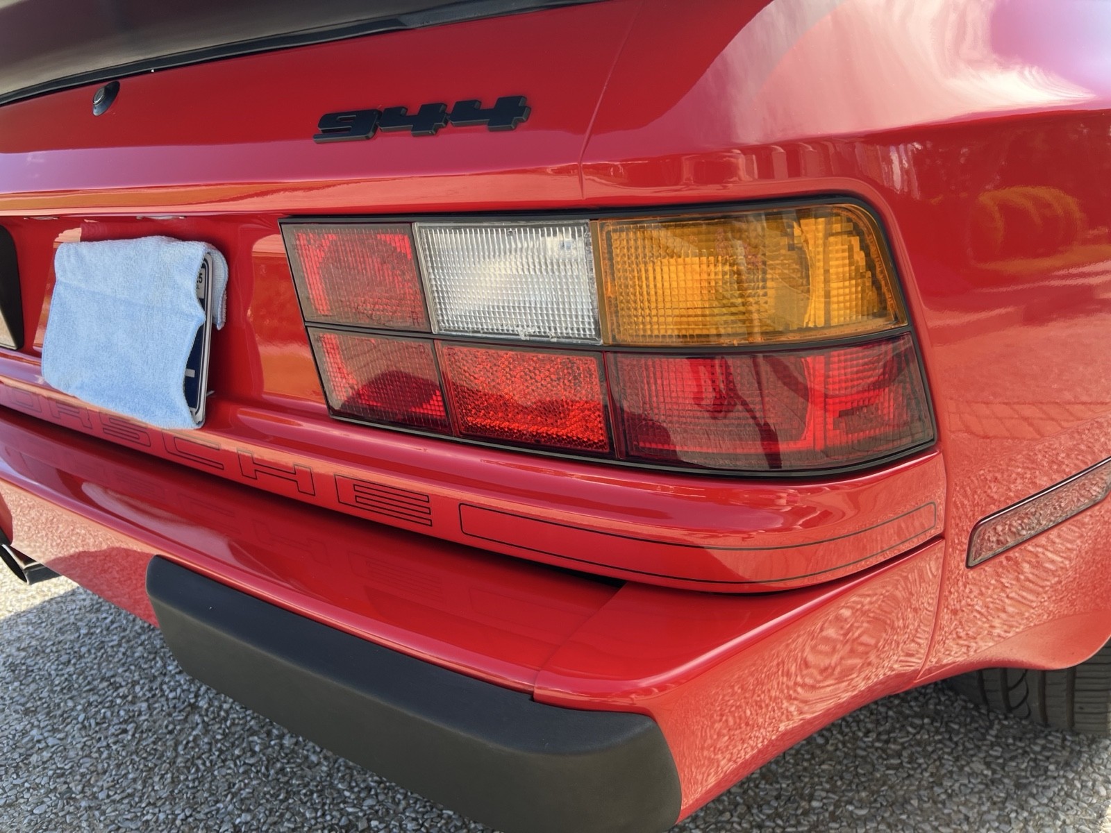 Porsche-944-1987-Coupe-10