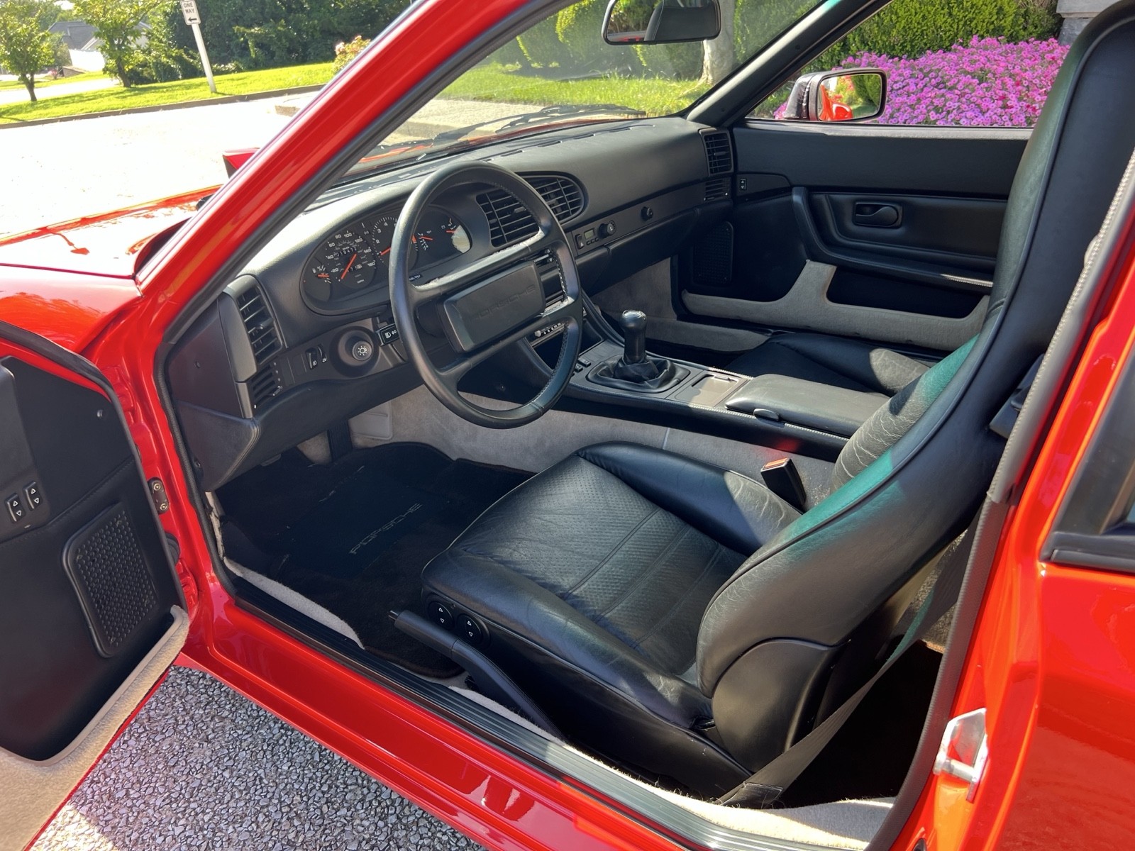 Porsche-944-1987-Coupe-28