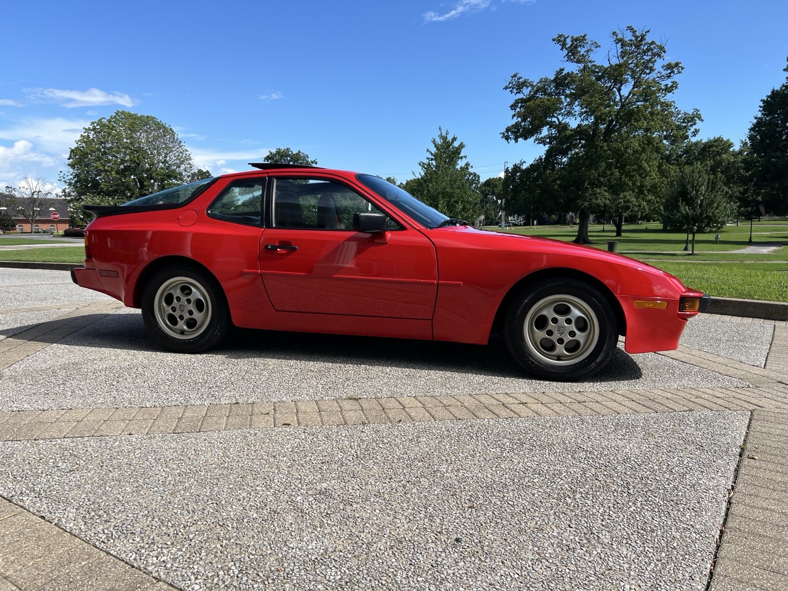 Porsche-944-1987-Coupe-3