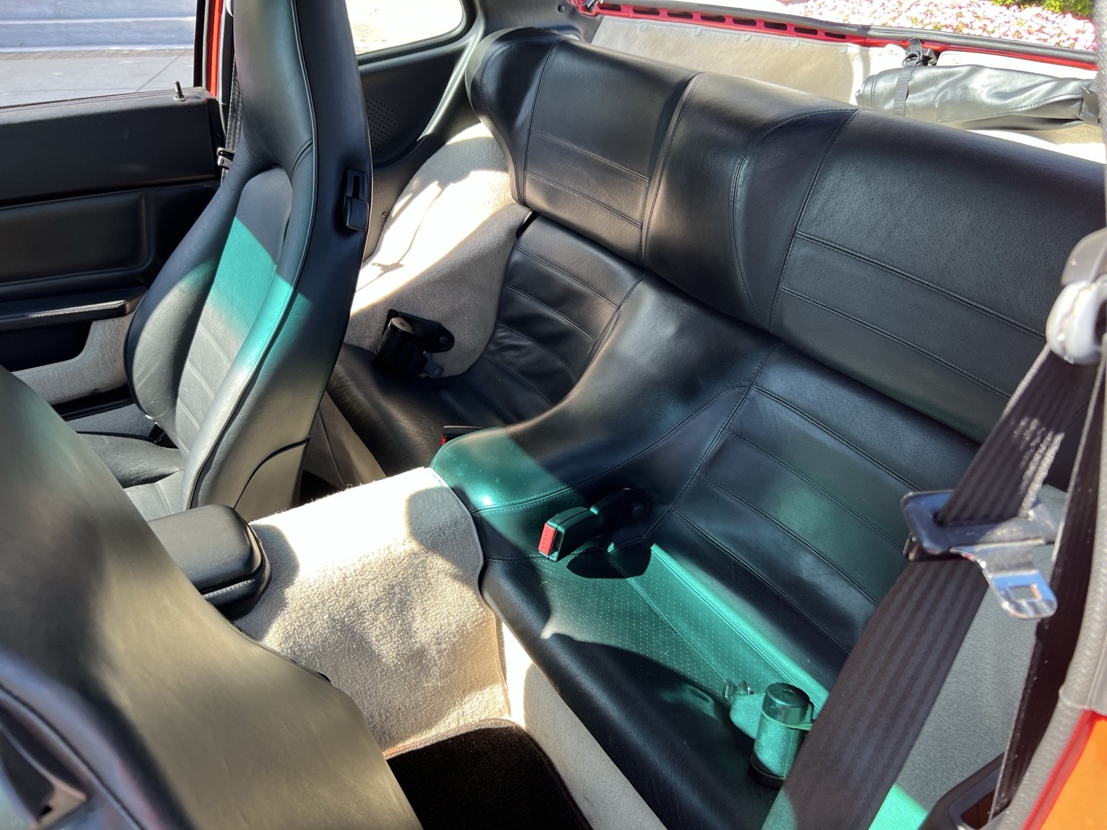 Porsche-944-1987-Coupe-35