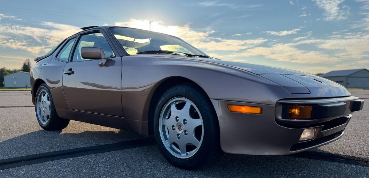 Porsche-944-1987-brown-1