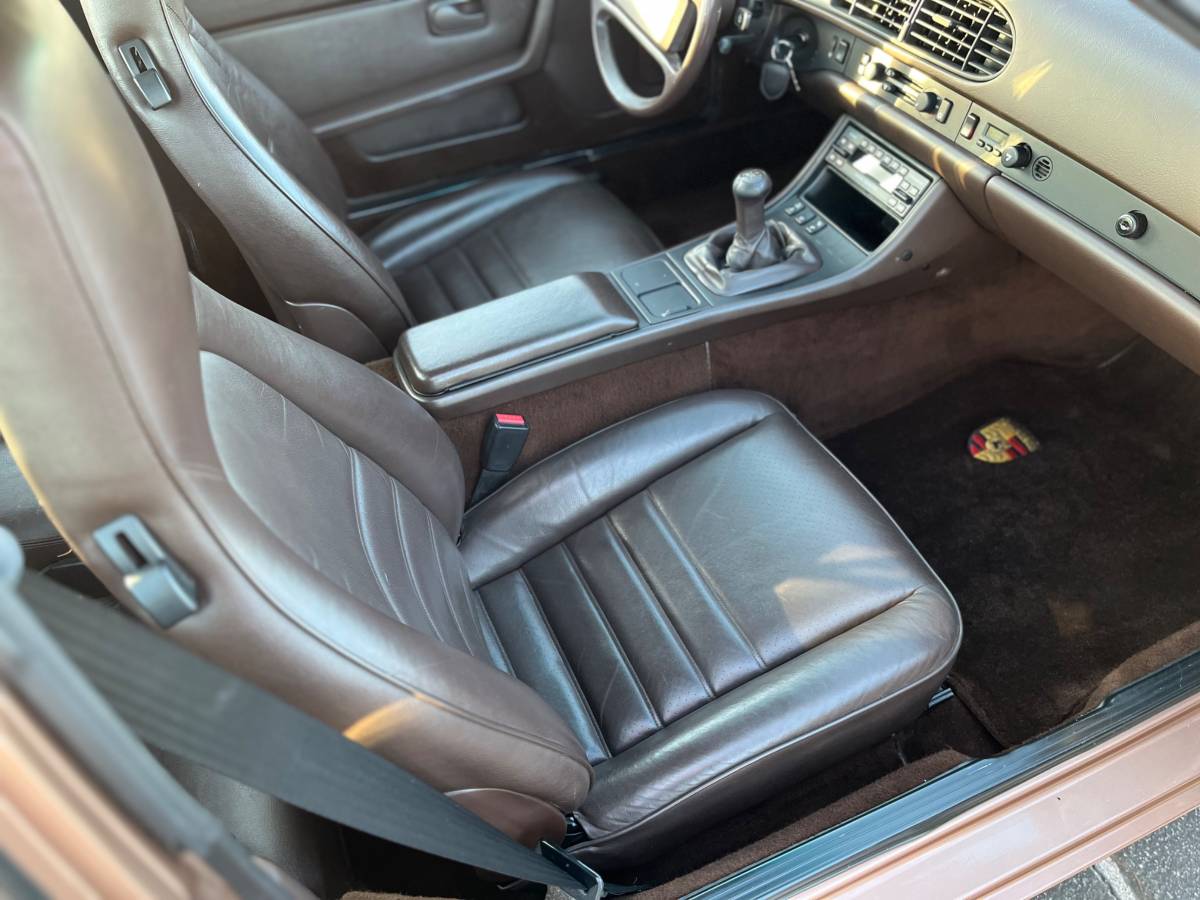 Porsche-944-1987-brown-8