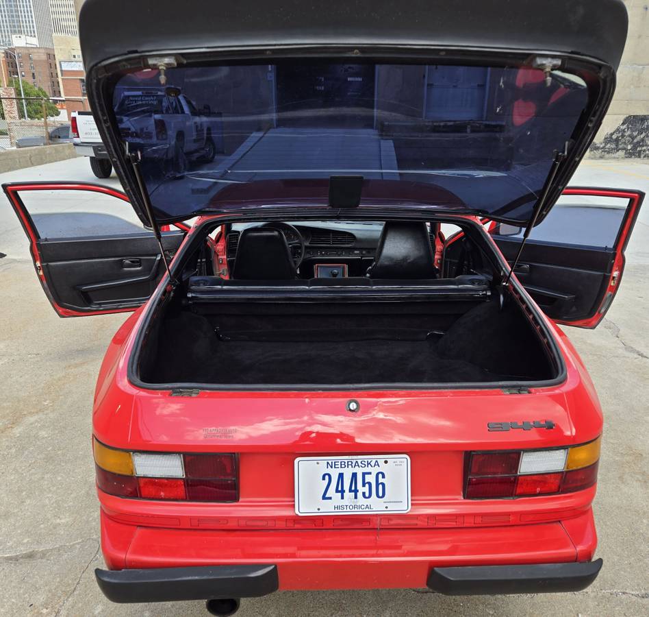 Porsche-944-1987-red-2