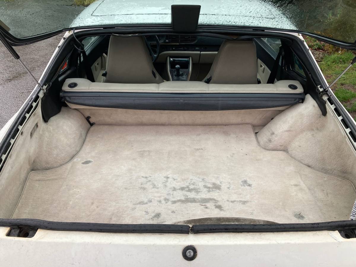 Porsche-944-1987-white-10