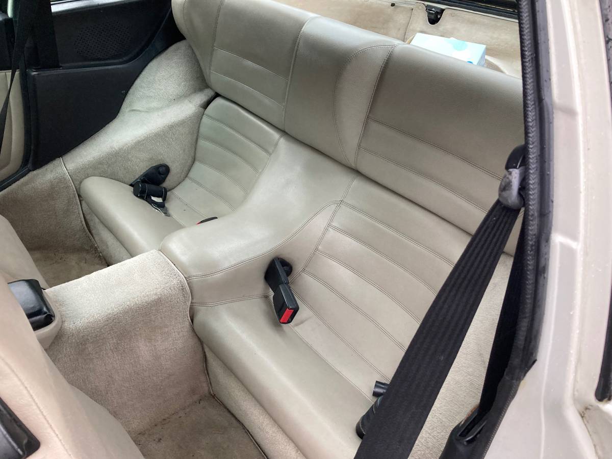 Porsche-944-1987-white-11