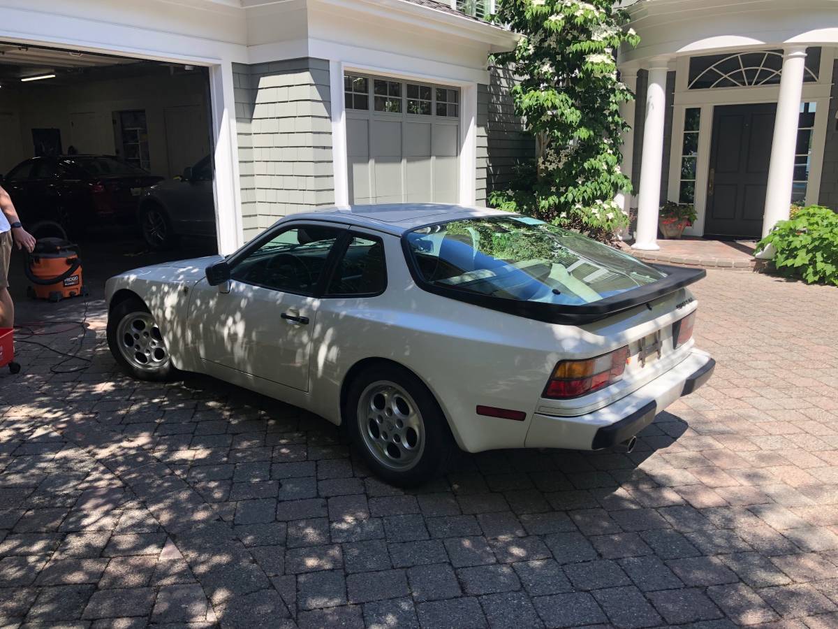 Porsche-944-1987-white-3