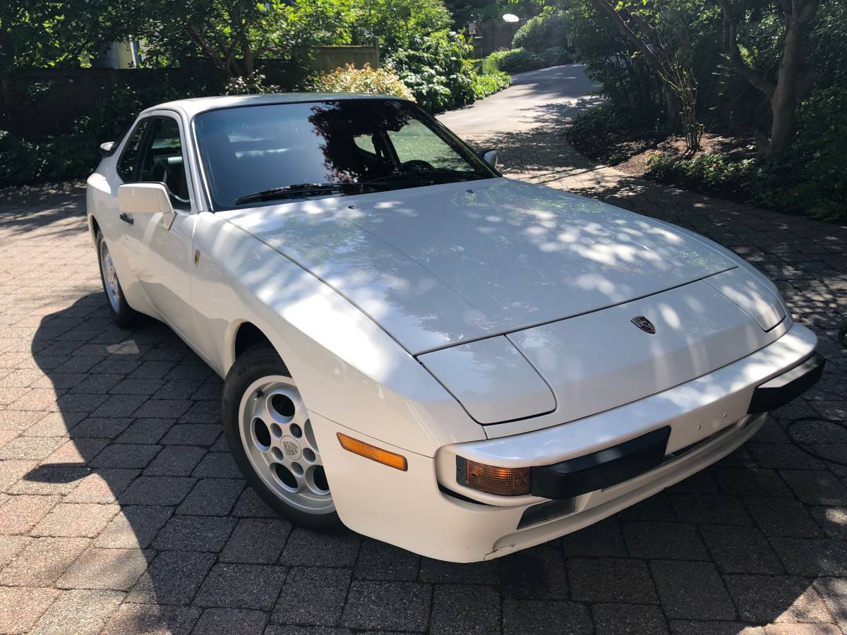Porsche-944-1987-white