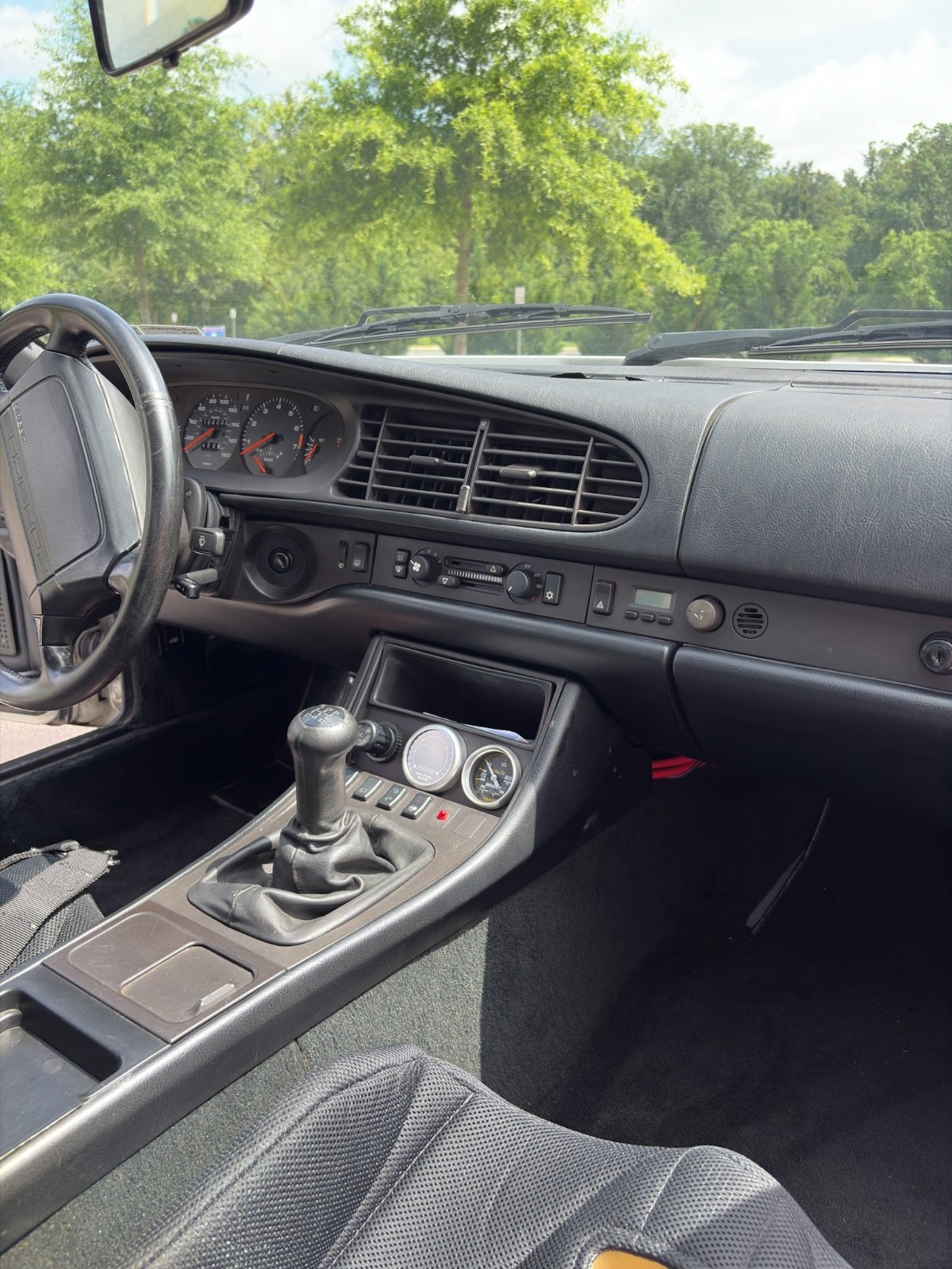 Porsche-944-1988-Coupe-12