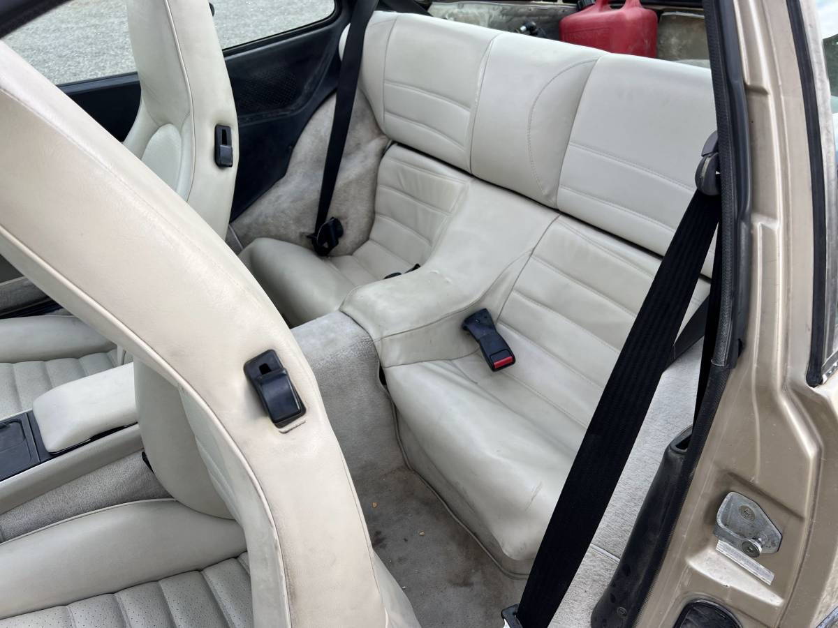 Porsche-944-1989-3