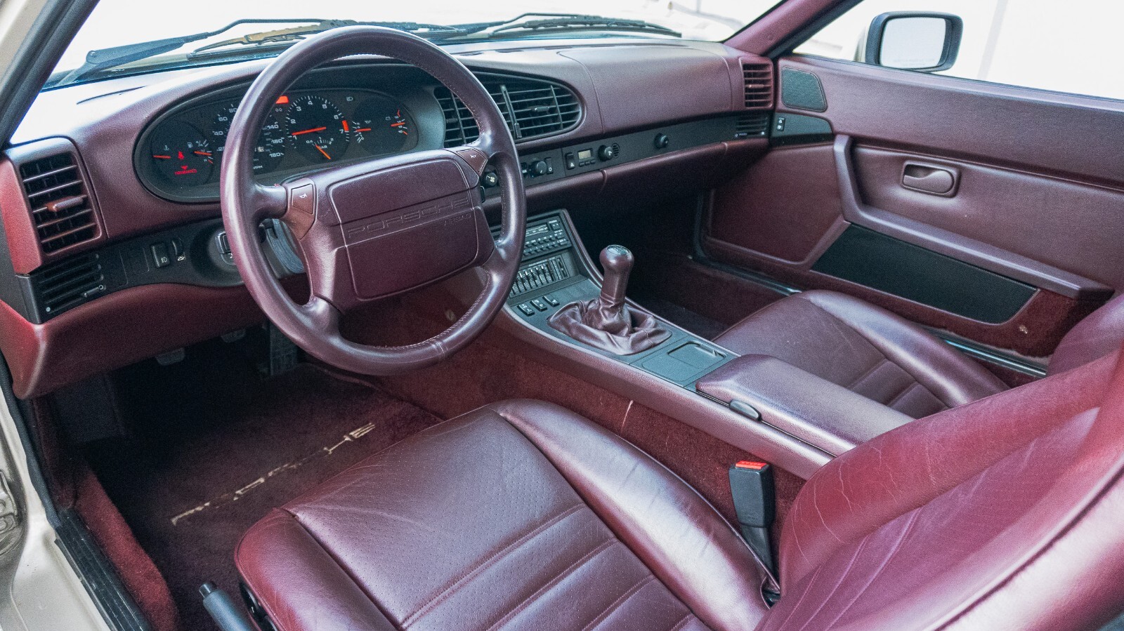 Porsche-944-1989-Coupe-23