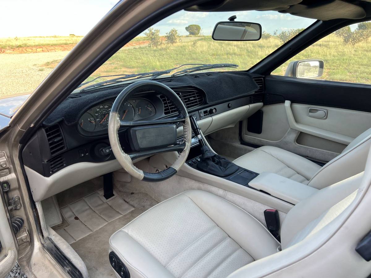 Porsche-944-1989