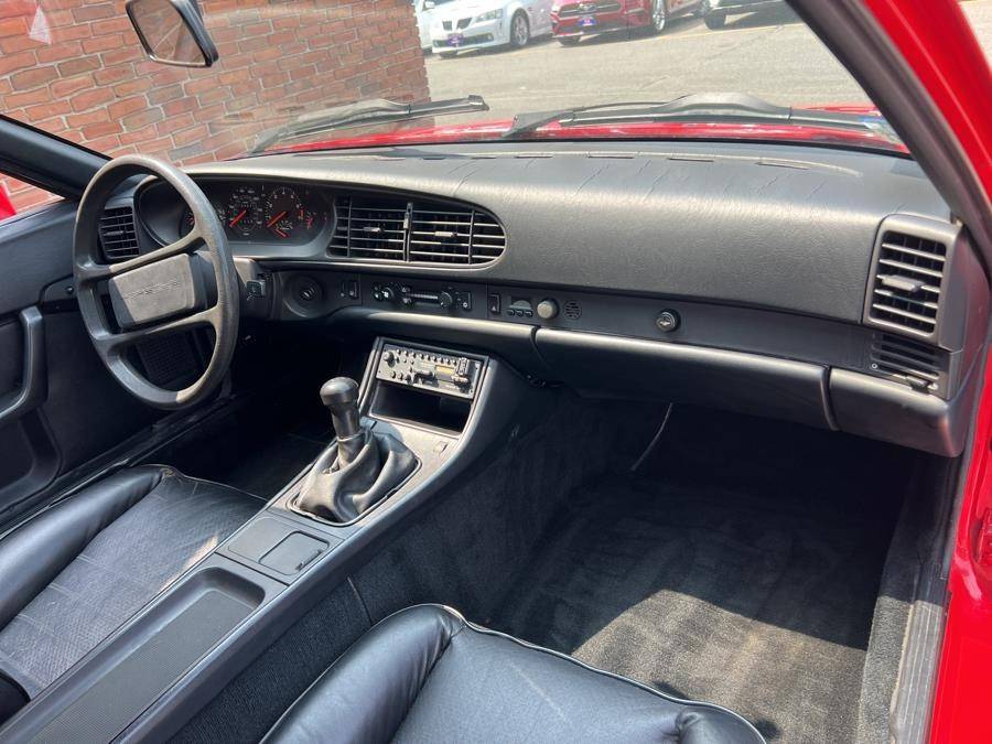 Porsche-944-euro-1985-red-21