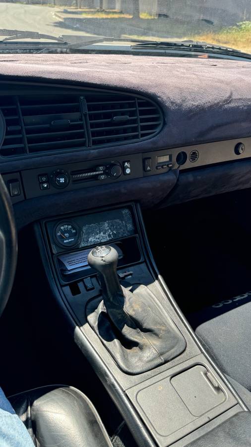 Porsche-944-turbo-1986-white-11
