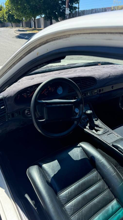 Porsche-944-turbo-1986-white-12