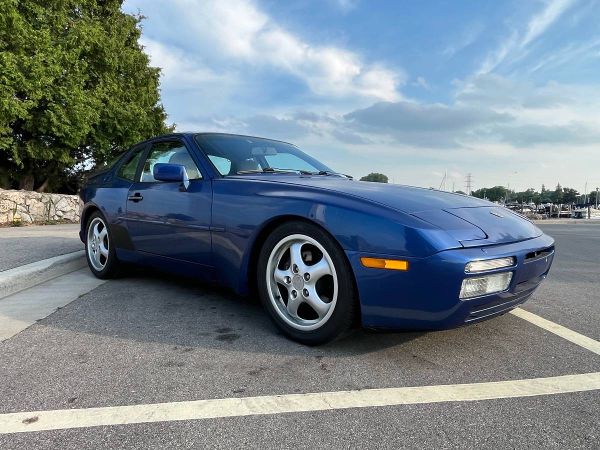 Porsche-944-turbo-1987-blue-16